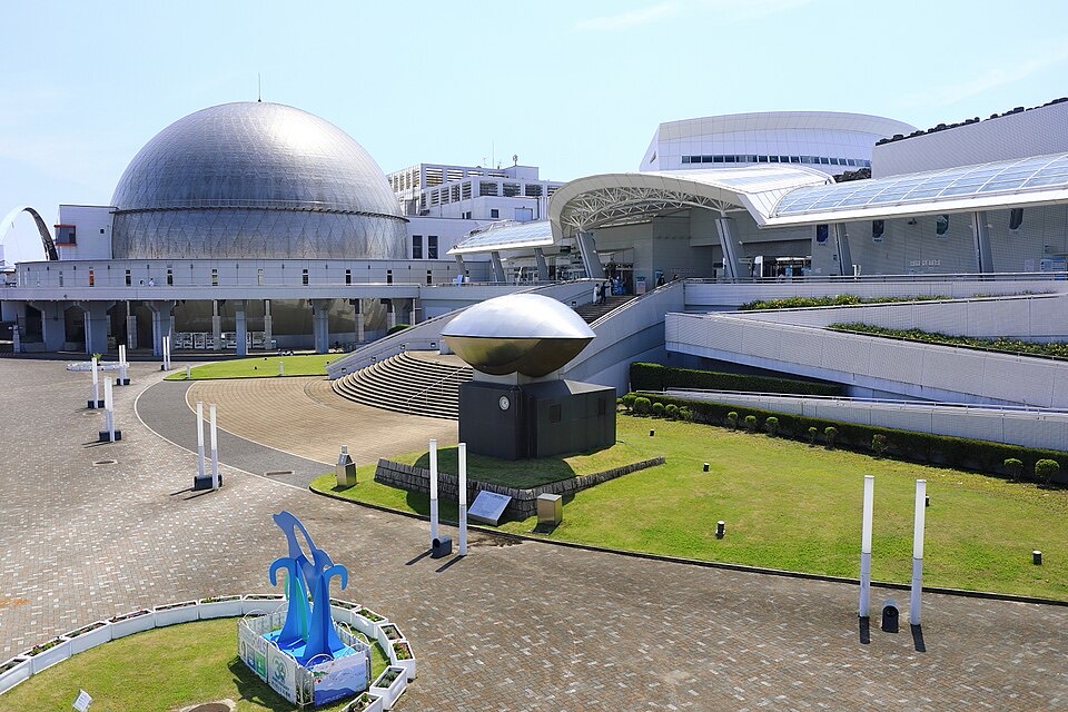 名古屋港水族館の外観