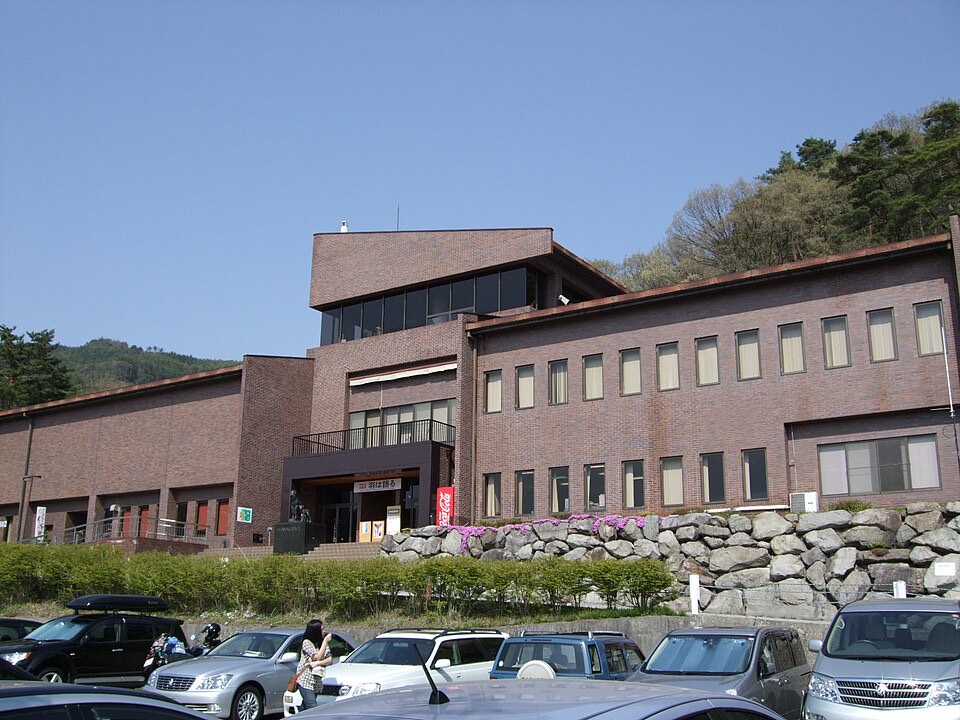 市立大町山岳博物館の外観