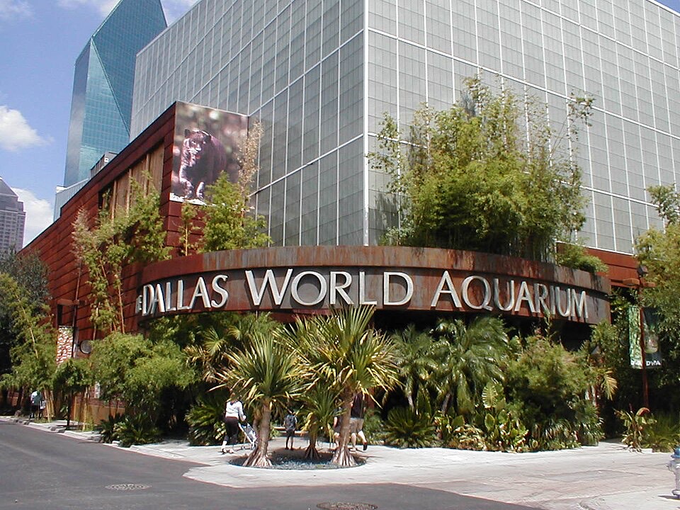 ダラス世界水族館の外観